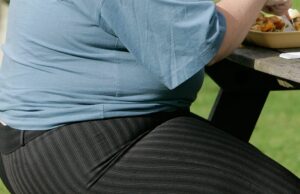 Reino Unido: crianças crescem mais devido à obesidade; quão generalizada é na Europa?
