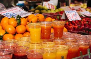 Sumo ou fruta inteira: deve o copo da manhã contar para as 5 porções diárias?
