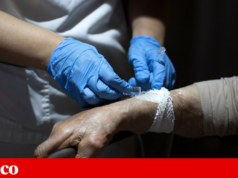 Enfermeiros: faltam 14 mil no país e competências estão aquém do que desejam
