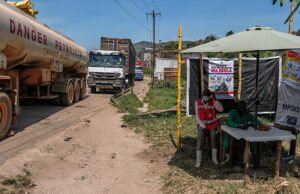 Ébola: EUA pressionam por restrições de viagem; OMS pede que adeptos desfrutem do Mundial