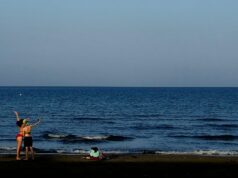 Que países da Europa têm as praias, lagos e rios com água mais limpa?