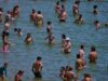 Verão: proteger-se de infeções na praia e na piscina