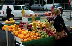ONU alerta: quase um terço da população não consegue custear alimentação saudável